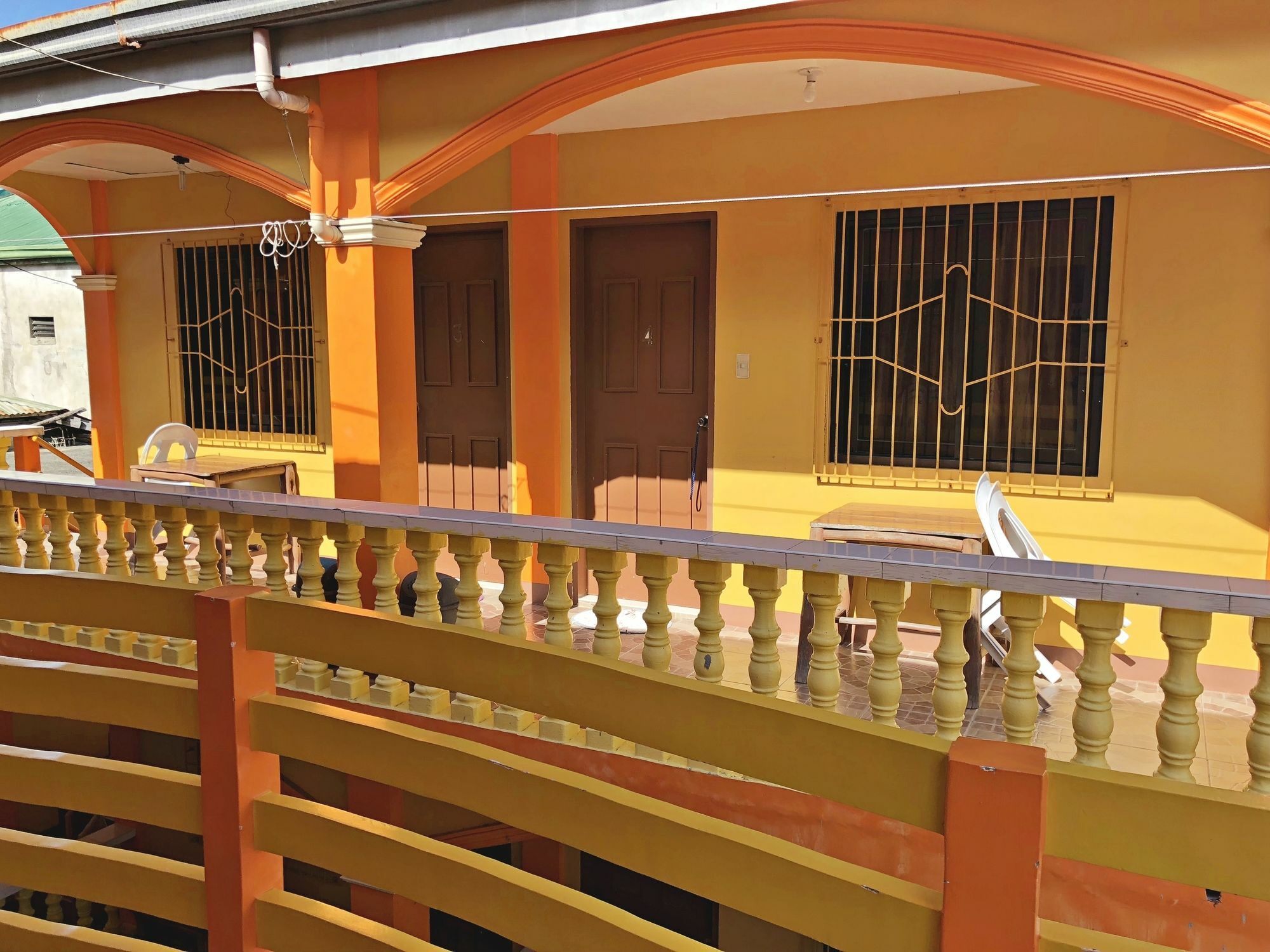 Queen Of Isle Cottages And Restaurant Puerto Galera Exterior foto
